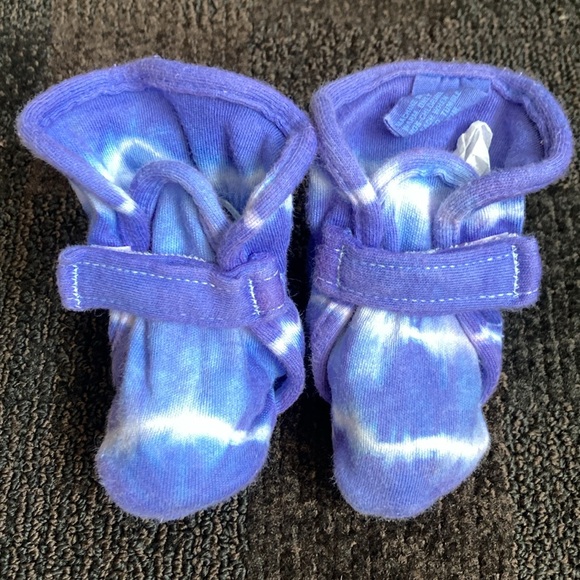 2 Pair Vintage Tie Dye Cotton Baby Booties NEWBORN UNISEX 90's Y2K - Picture 6 of 9